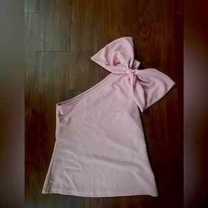 One shoulder top
